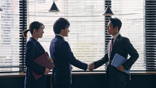 「根回し」の写真素材 | 44件の無料イラスト画像 | Adobe Stock