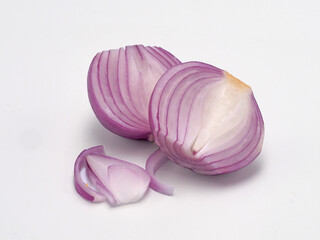 Obraz na płótnie Canvas Red sliced onion om white Background Premium