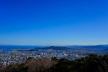 徳島県徳島市街並み　眉山公園から撮影　日峯山 方向