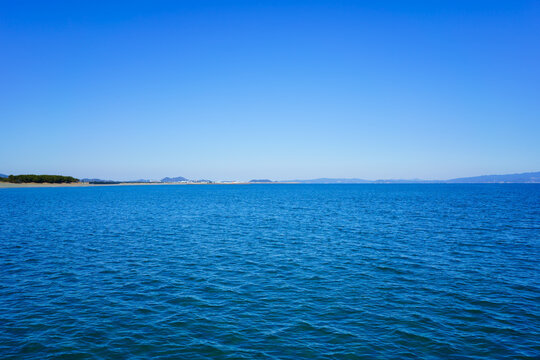 小松海岸(徳島県徳島市)から淡路島方向を撮影