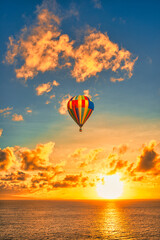 沖縄の美しいサンセット風景