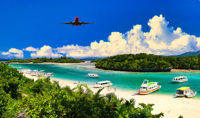 川平湾の美しいサンゴ礁の海