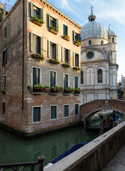Fototapeta na wymiar Santa Maria dei Miracoli in Venice, Italia