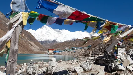 Peel and stick wall murals Cho Oyu Gokyo lake village with prayer flags and mount Cho Oyu
