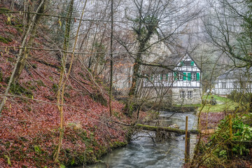 Historische Mühle im Neandertal im Winter