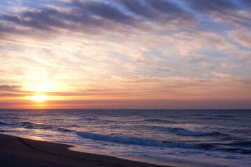 Fototapeta na wymiar sunrise sea