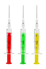 Corona Pandemie Impfung und Symbolik mit drei Spritzen rot grün gelb auf weissem Hintergrund