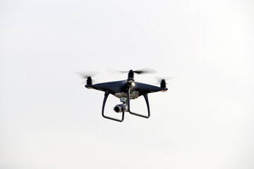 Drohne mit Kamera im Flug