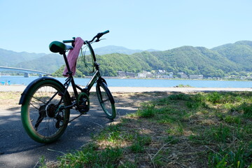 Fototapeta premium 河口湖でサイクリング