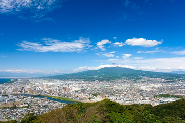 静岡県沼津市 香貫山公園からの富士山と沼津の街並み