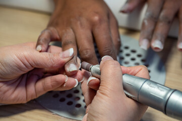 manucure vernis des mains et des pieds.