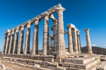 Obraz premium Stone columns of the Temple of Poseidon