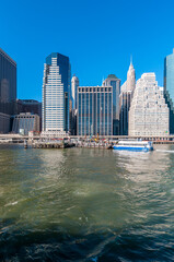 Obraz premium Manhattan from the River in New York, United States.