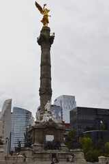 Fototapeta na wymiar Monumento a la independencia na cidade do México