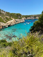 Plage avec des rocher