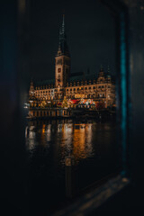 Das Hamburger Rathaus an Weihnachten