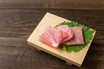 本マグロの大トロ切り落とし肉