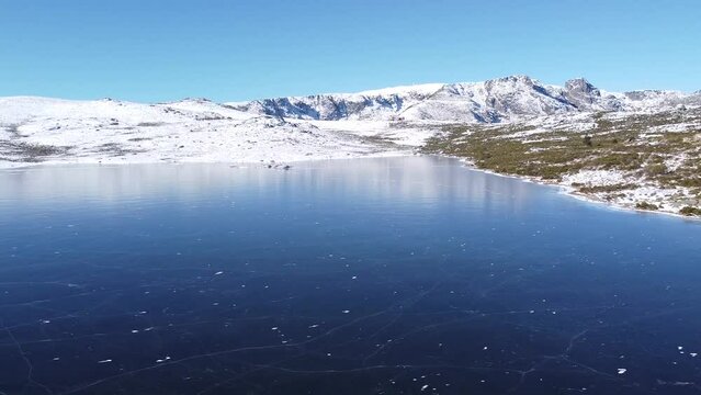 Lagoa do Viriato congelada - Serra da Estrela