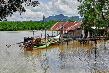Tradition houseboat of locally fisherman	
