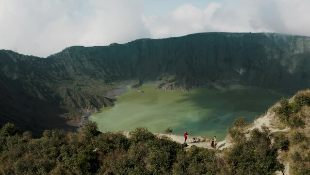 El Chich&oacute;n Volcano In North-western Chiapas, Mexico - aerial pullback