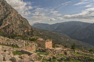 Fototapeta na wymiar View across the ruins of Delphi with mountains in background