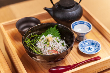 しらす丼　湘南しらす	