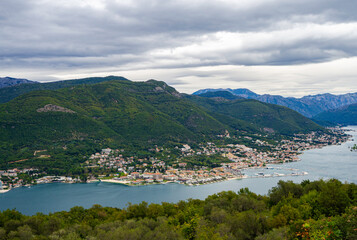 Fototapeta na wymiar Fascinating views of the Mediterranean in Montenegro. Coastal towns.