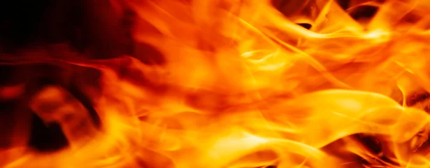 Keuken spatwand met foto Abstract beeld van brand vlammen op donkere achtergrond. Detailopname. Horizontaal beeld. © zwiebackesser