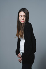 クールな女性ポートレート