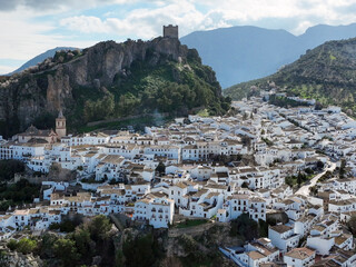 municipio de Zahara de la Sierra en la comarca de los pueblos blancos de la provincia de Cádiz, España