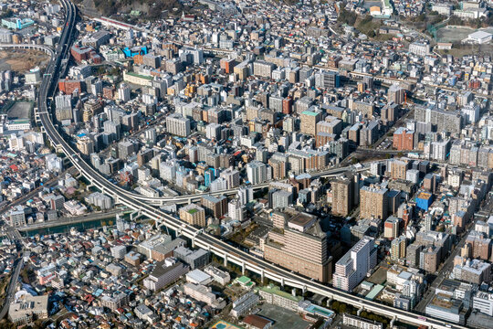 横浜市民総合医療センター上空から吉野町駅方向を空撮