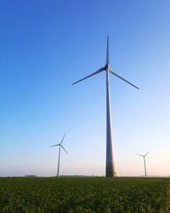 Fototapeta na wymiar Production d'électricité éolienne dans la campagne belge