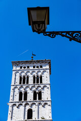Fototapeta na wymiar Il campanile di San Michele in Foro a Lucca
