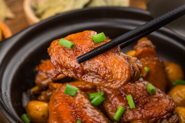 Braised Chicken Wings with Chestnut