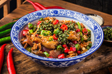 Stir-fried bullfrog with green and red peppers