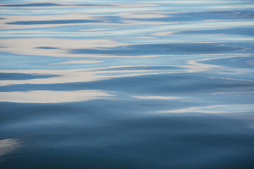 Naklejka premium Sanfte Wellen auf dem Bodensee