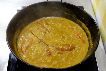 arroz caldoso con bogavante en olla