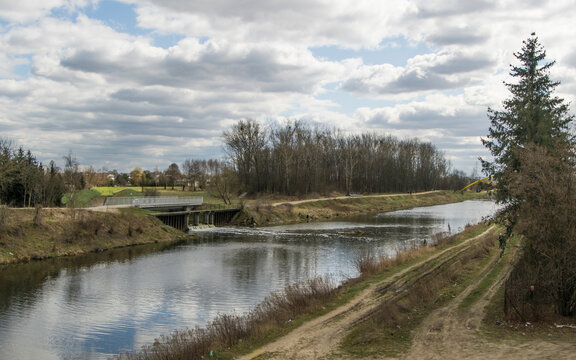 Ż&oacute;łty łuk nad kanałem 1