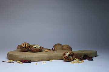 nuts, nuts on the board, walnuts, walnuts on the board