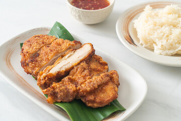 fried chicken with sticky rice