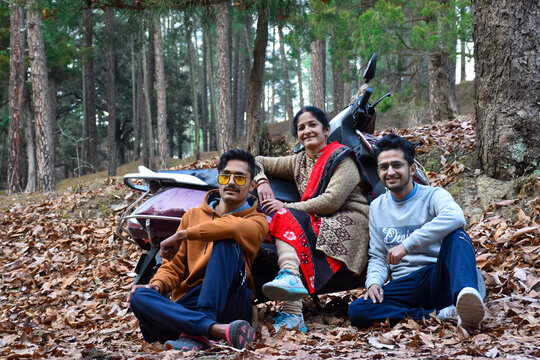 mother and his son in long trips , this is the way of india family chill out time in winter vacation ,family holiday chill out time with your two wheeler and enjoy .