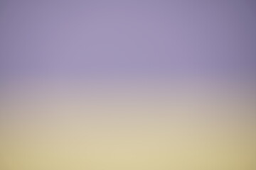 Farbverlauf aus beige und Flieder in horizontaler Anordnung als heller Hintergrund mit sanftem Übergang