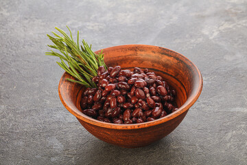 Vegan cuisine - black kidney in the bowl