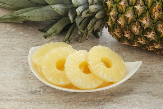 Ananasringe Bilder – Durchsuchen 8,275 Archivfotos, Vektorgrafiken und ... Ananasringe Bilder – Durchsuchen 8,275 Archivfotos, Vektorgrafiken und ...