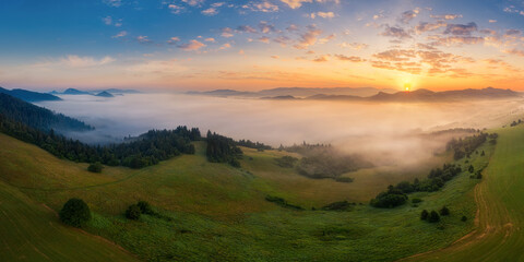 Plakat beautiful landscape with valleys, sun and fog in Pieniny mountains