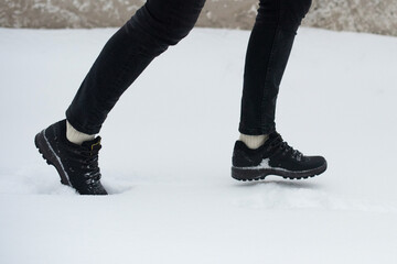 winter shoes, walking on snow