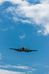 Fototapeta na wymiar 名古屋空港で飛んでいる飛行機の姿