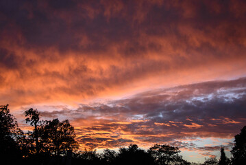 Naklejka premium coucher de soleil à Verneuil sur Seine près de Paris