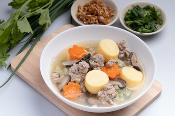 Clear Soup with Tofu, Minced Pork, Vegetables and Carrots