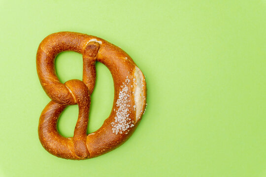 Pretzel breze brezel prezel pastries leach leached bakery